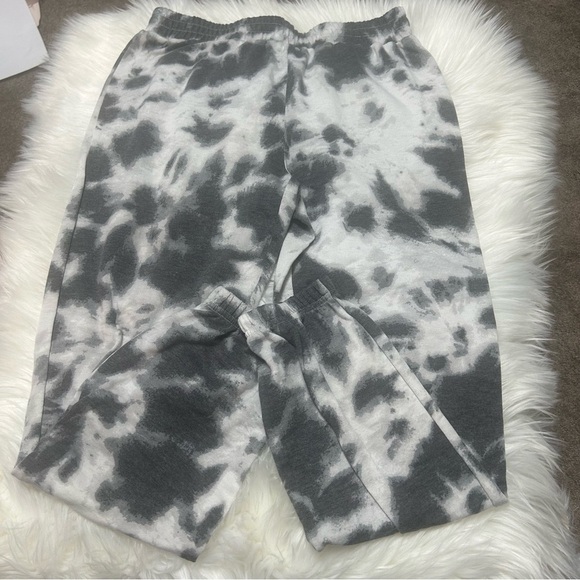 Size M Black and White Joggers E2 - Picture 1 of 3